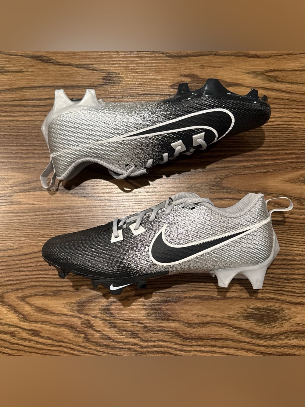 Size 10.5 Nike Vapor Edge Speed 360 2 Football Cleats Black/Silver DA5455-003
